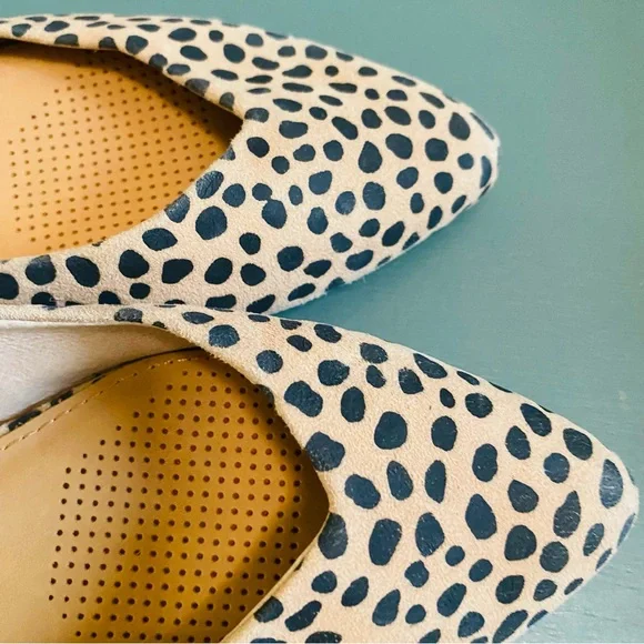 CORSO COMO Jullia Suede Leopard Spots Animal Print Pointed Toe Flats Size 7 - Picture 11 of 11